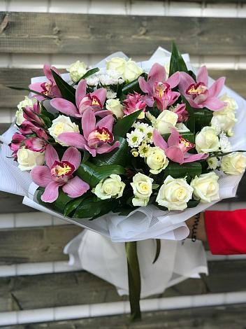 Букет цветов из: Розы и Хризантемы в Месягутово