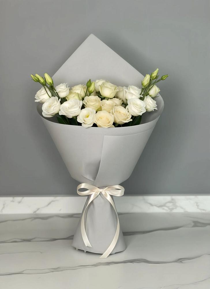 Букет цветов из: Розы и Лизиантусы в Месягутово