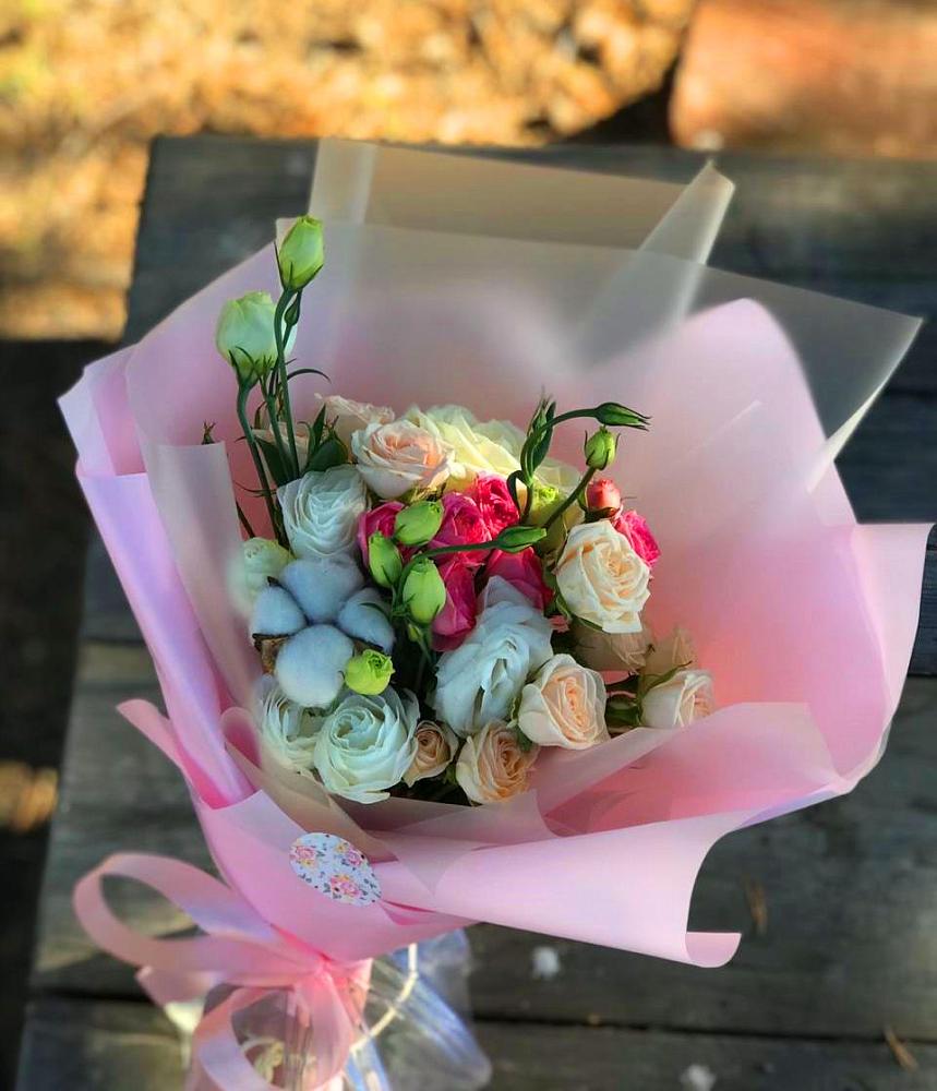 Букет цветов из: Розы и Лизиантусы в Месягутово