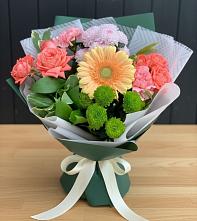 Букет цветов из:  Гвоздики, Розы, Герберы и Хризантемы в Месягутово
