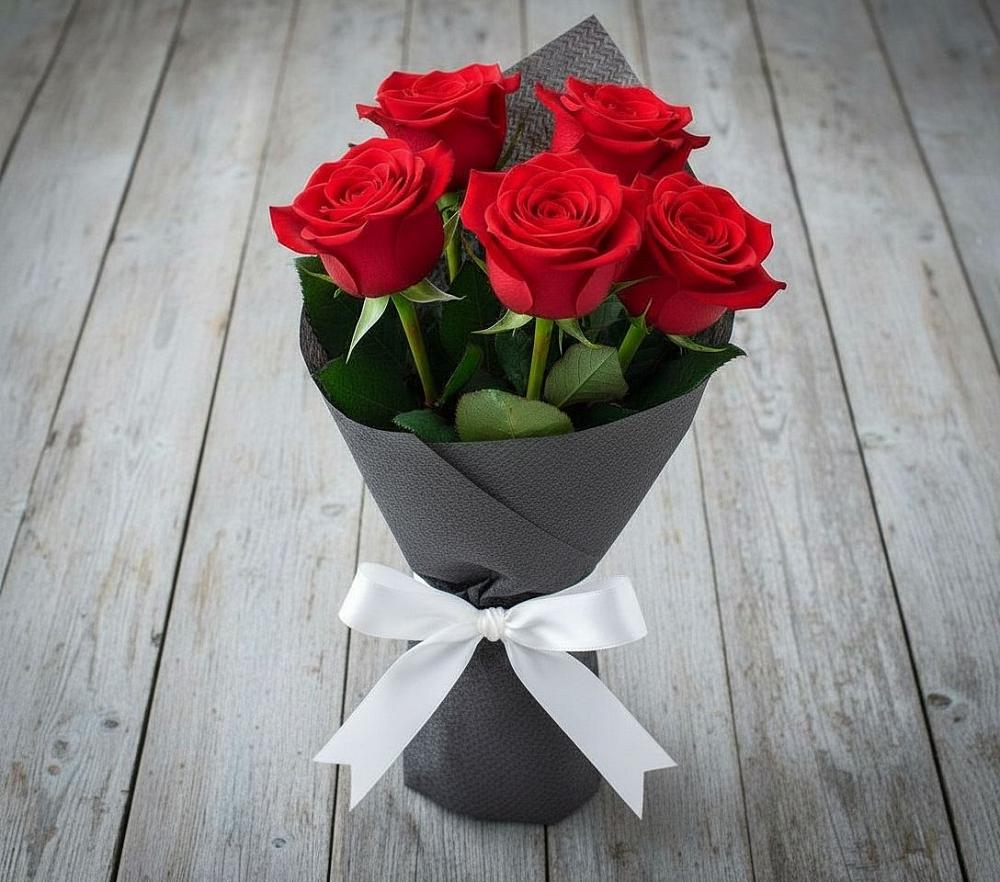 Букет 5 Красных роз Эдлесс Лав в Месягутово