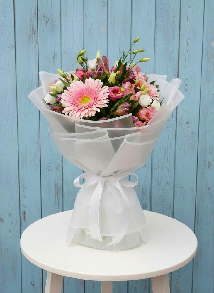 Букет цветов из: Герберы, Альстромерии и Лизиантусы в Месягутово