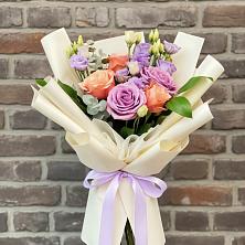 Букет цветов из:  Лизиантусы и Розы в Месягутово