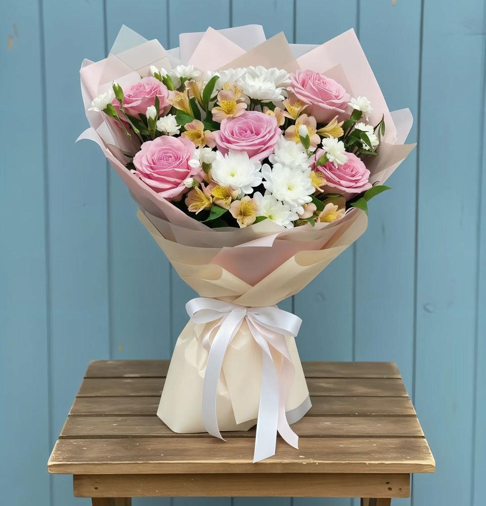 Букет цветов из: Гвоздики, Орхидеи и Розы в Месягутово