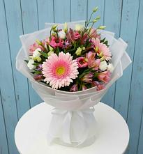 Букет цветов из:  Герберы, Альстромерии и Лизиантусы в Месягутово