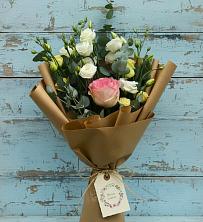 Букет цветов из:  Розы и Лизиантусы в Месягутово